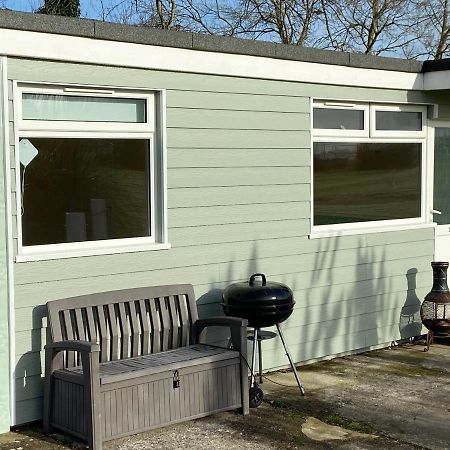 Fantastic Seaside Chalet Retreat Apartment Sandown Bagian luar foto