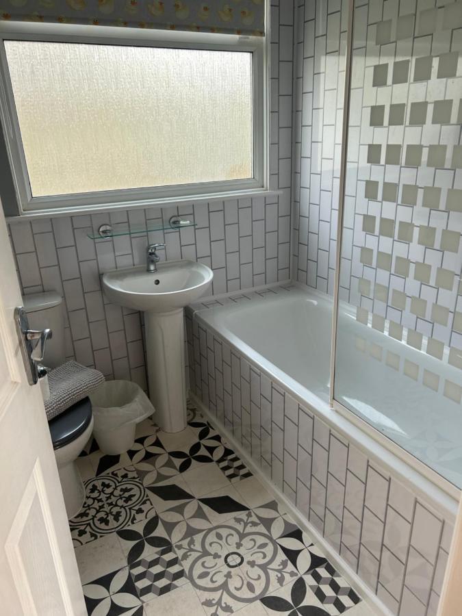 Fantastic Seaside Chalet Retreat Apartment Sandown Bagian luar foto